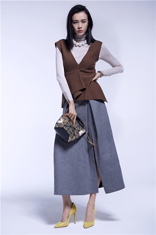 李艾最新時(shí)尚照片，時(shí)代先鋒的印記風(fēng)采