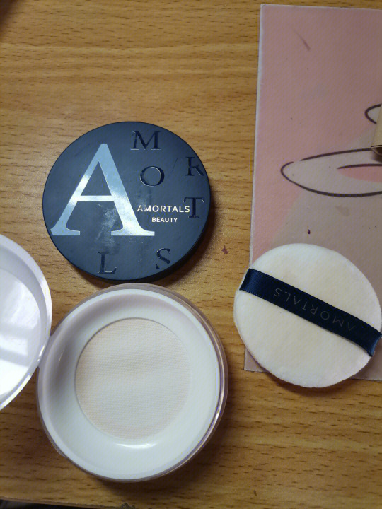 最新散粉測評，與自然美景同行，尋找內(nèi)心的寧靜與平和的妝容秘籍