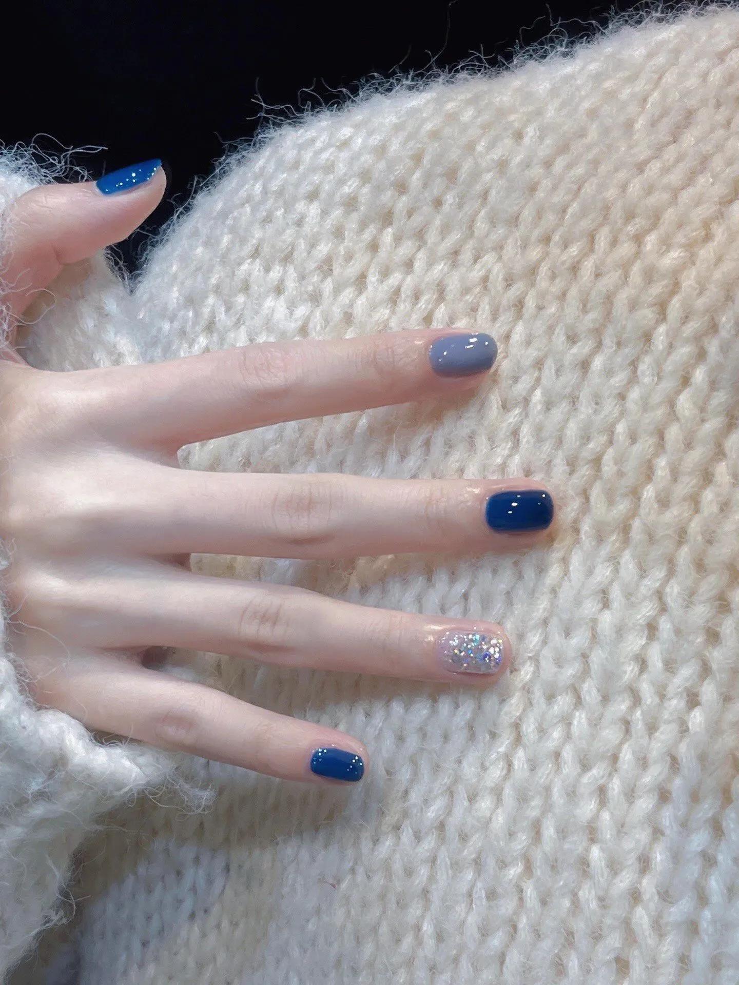 最新美甲時尚，愛的色彩與日常陪伴的魅力