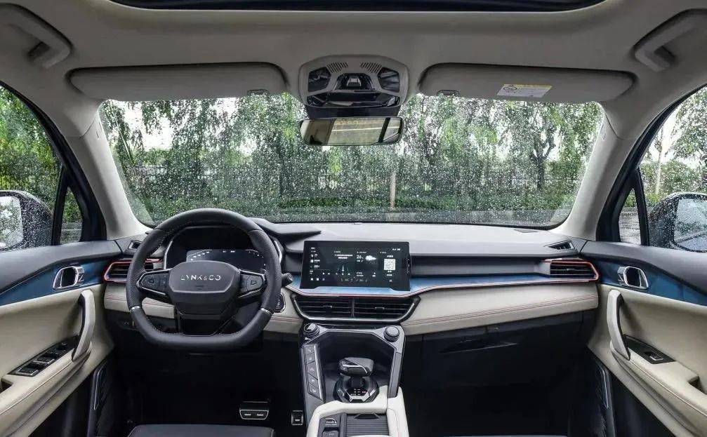 領(lǐng)克最新內(nèi)飾驚艷亮相，高級質(zhì)感令人矚目！