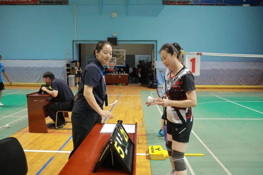 羽毛球比賽現(xiàn)場解說——激情與技術(shù)交織的精彩瞬間