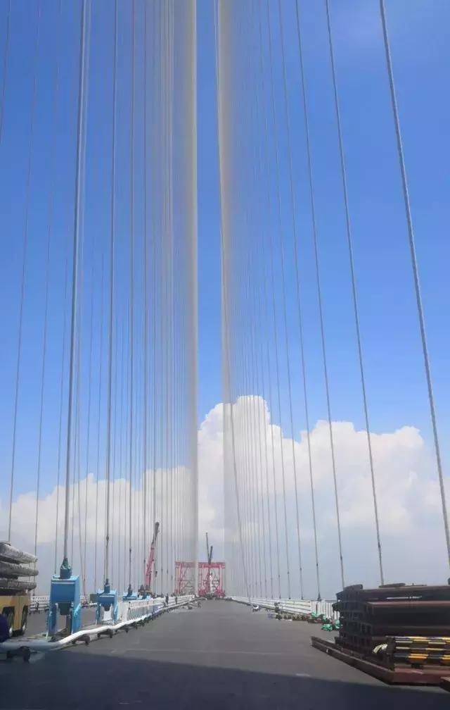 滬通長江大橋最新工程動態(tài),滬通長江大橋最新工程動態(tài)，橋上的友情與家的溫馨