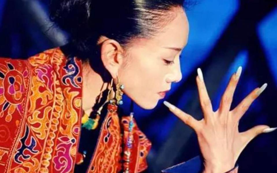 楊麗萍最新近照曝光，如何獲取并評(píng)價(jià)舞蹈巨星的最新照片？