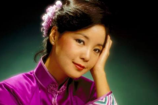 娛樂圈明星與自然的永恒擁抱，逝去的星光，在自然中閃耀