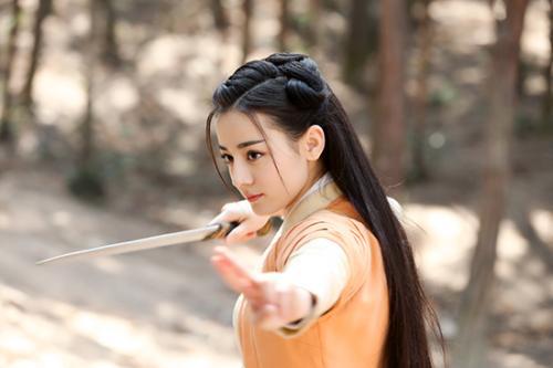 秦時明月新登場女俠角色——科技之光，生活之路的照亮者