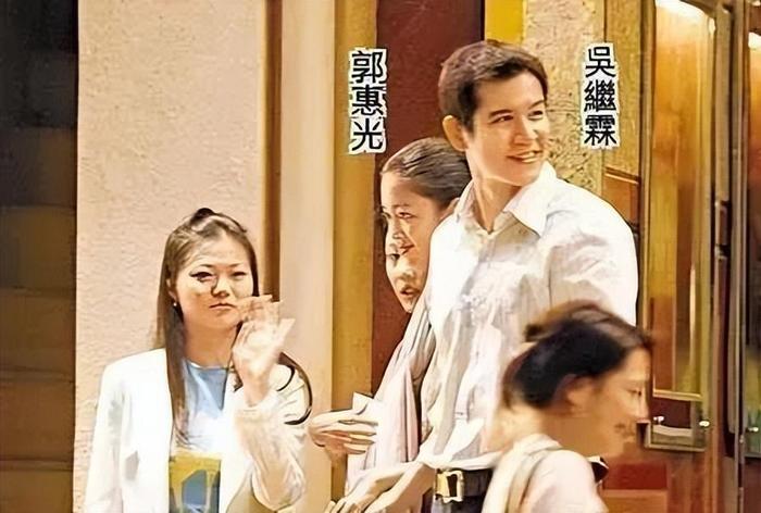 豪門寵愛，甜蜜婚姻的成長勵志之旅