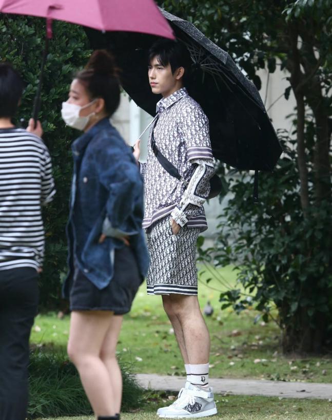 突嘴明星的獨特魅力，面部特征塑造個人風(fēng)采