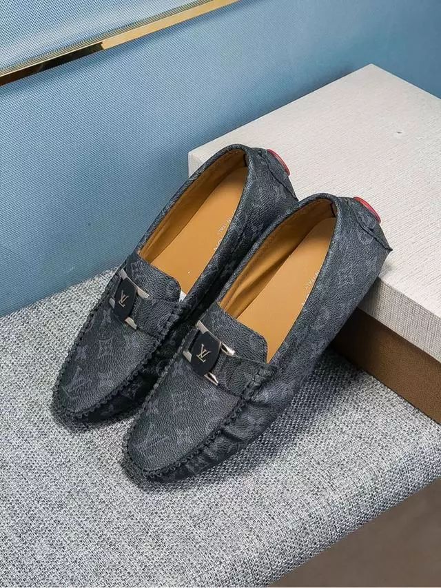 LV最新男鞋，時尚之選，情感之絆