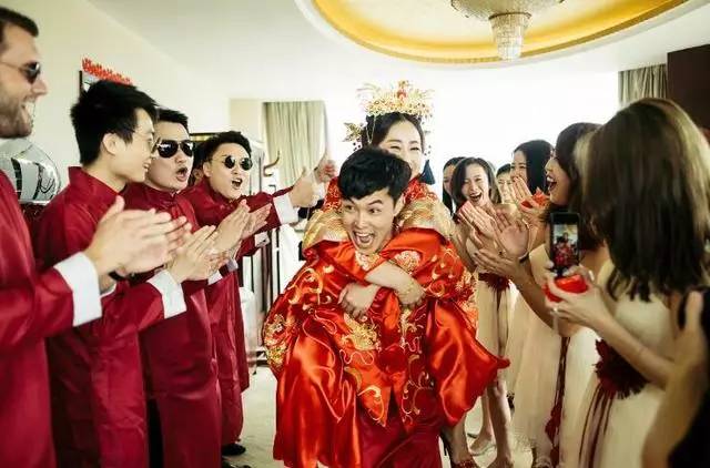 婚禮搶親游戲最新，愛的狂歡與友情紐帶，創(chuàng)意無限，歡樂無限！