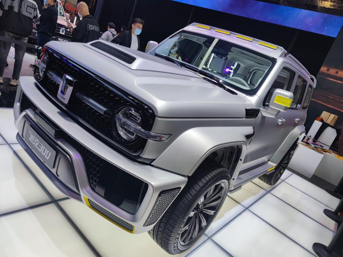 啟程探索自然美景，最新奔馳300報(bào)價(jià)及購(gòu)車指南