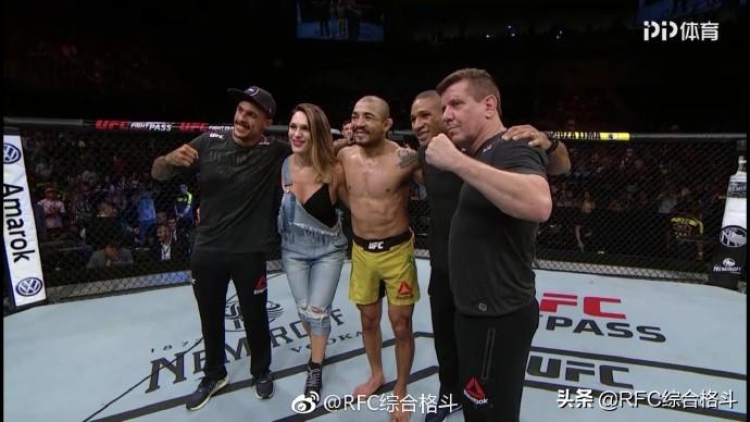 最新WWE格斗之夜，小巷熱血戰(zhàn)場(chǎng)與特色小店的探索之旅