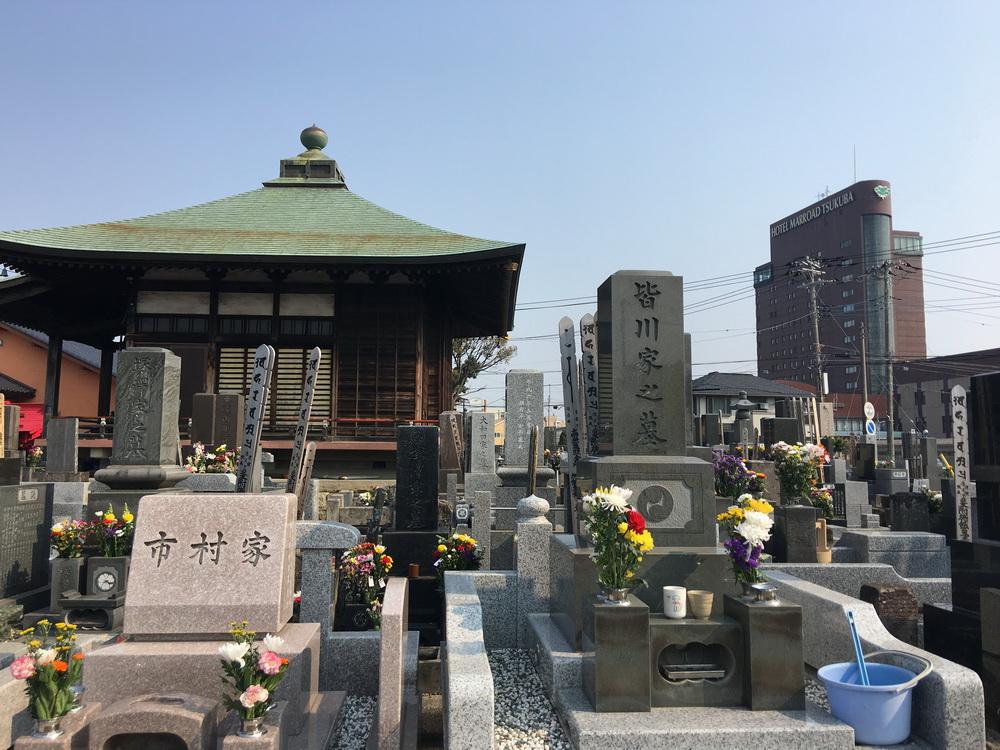 最新墓地圖片與小徑特色小店，探尋安寧之地的獨特韻味