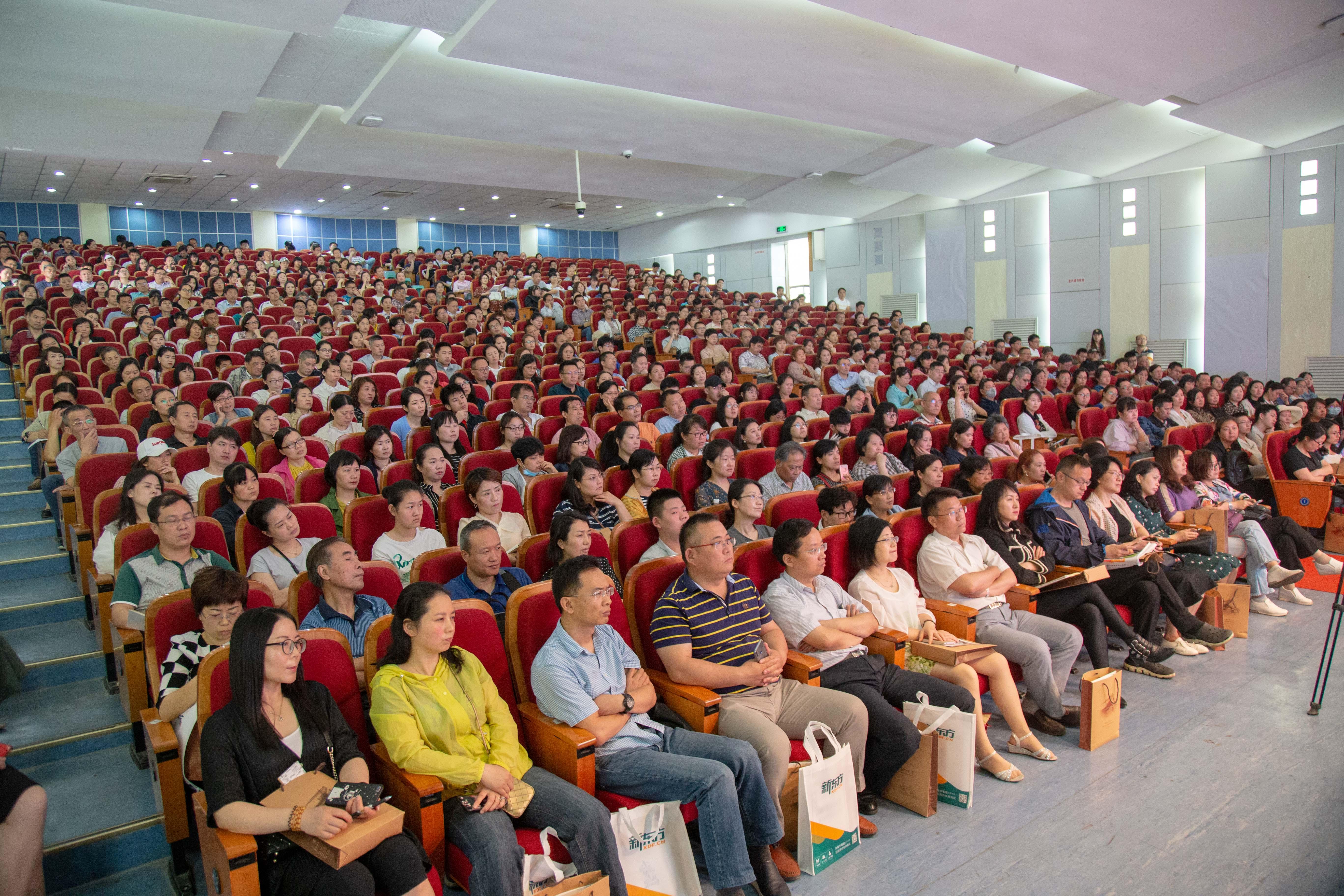 最新直播熱潮，變化中的學(xué)習(xí)，自信與成就的力量