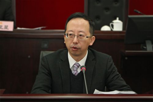 松江區(qū)長(zhǎng)引領(lǐng)科技革新，打造未來(lái)生活新篇章啟航